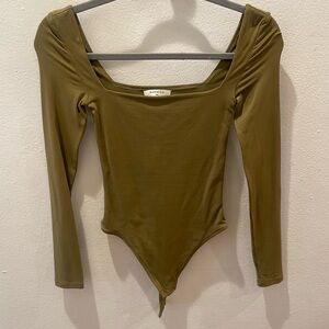 Aritzia x Babaton Olive Green 🫒 Long Sleeve Thong Smooth Bodysuit